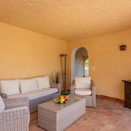 Aloe - Plusholidays *